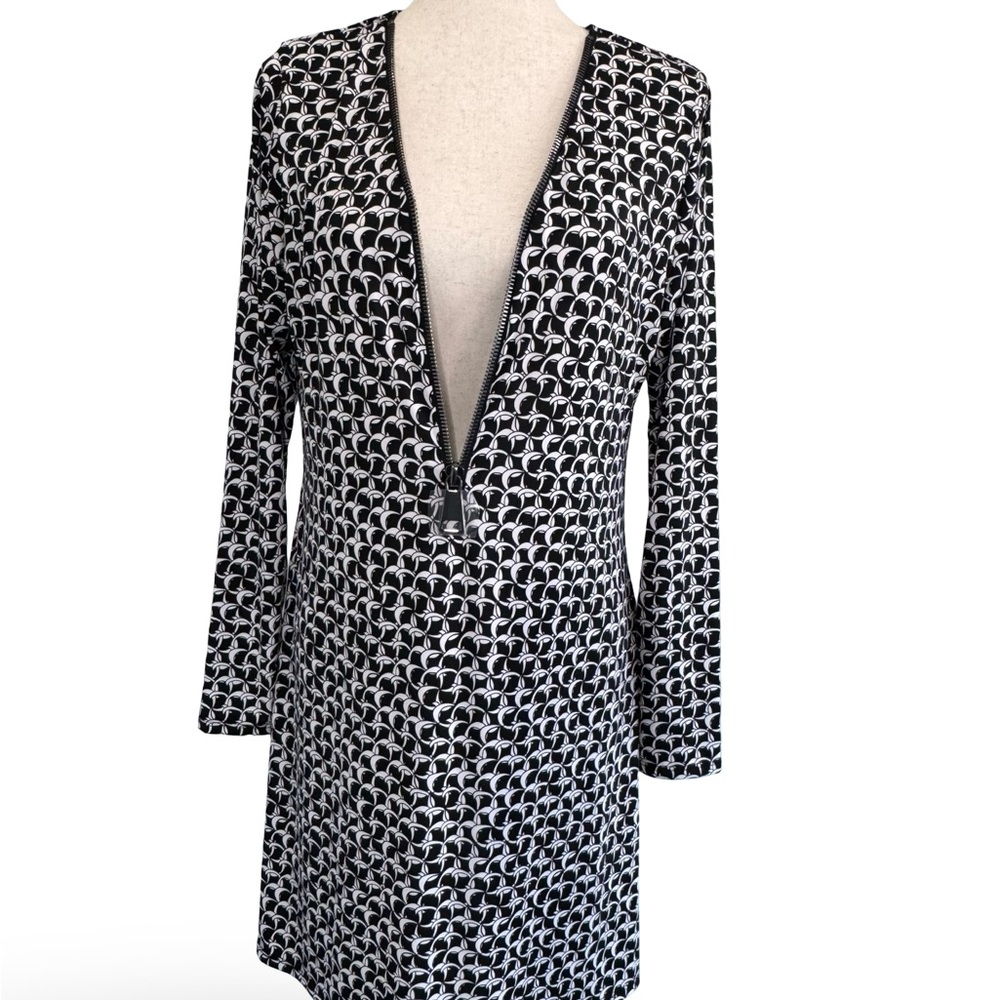 Black and White Patterned Long Sleeve Zip Plunge Dress sz L